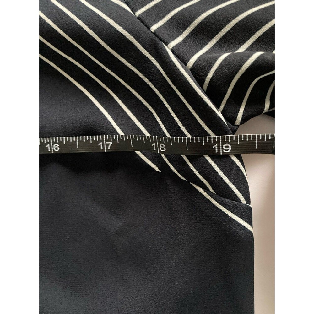 Chaus NY Top Medium Black White Striped Asymmetrical Front Zip Good Condition - Picture 12 of 16